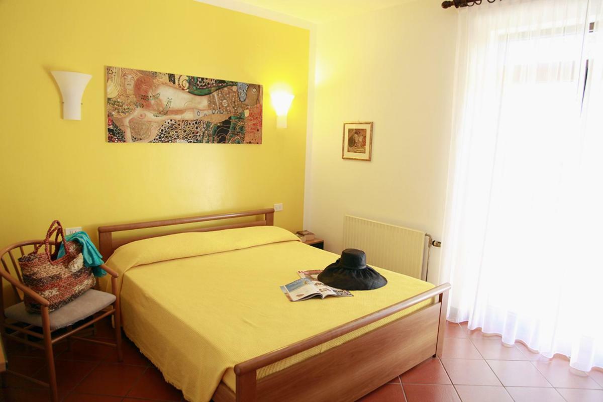Elba Vip Aparthotel Порто Адзуро Екстериор снимка